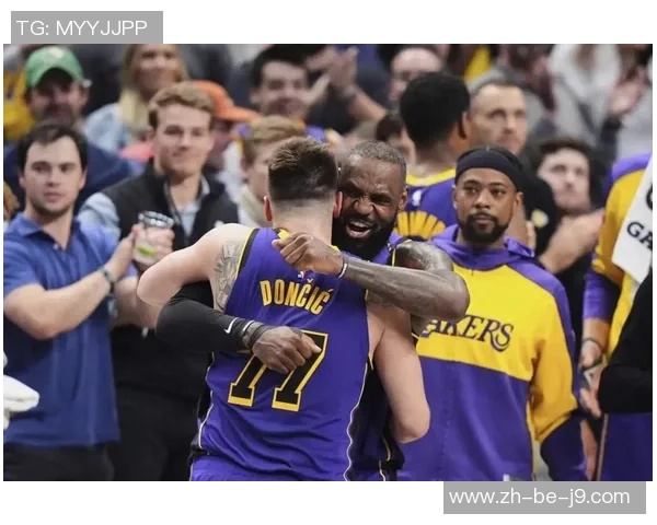 2012年12月24日尼克斯与湖人激战回顾两队明星球员精彩表现引发球迷热议