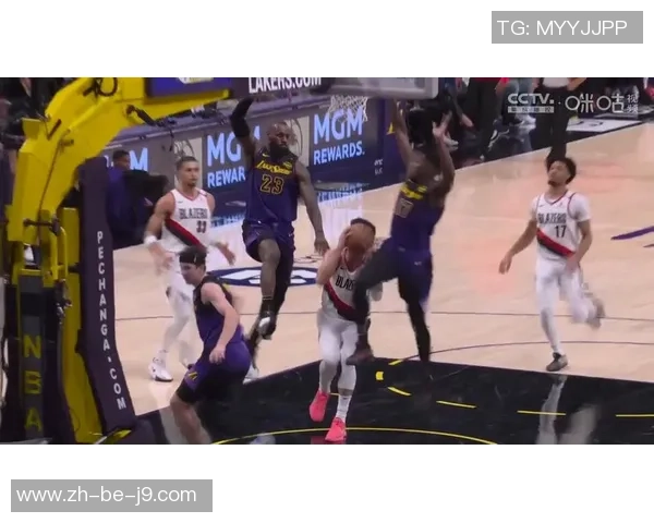 洛杉矶湖人与波特兰开拓者的激烈对决展现篮球魅力与团队精神 洛杉矶湖人与波特兰开拓者的激烈对决展现篮球魅力与团队精神